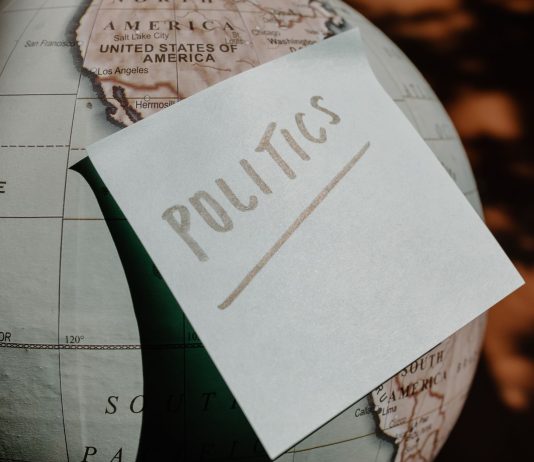 Czym się różni państwo od kraju i narodu? Podstawowe pojęcia prawa międzynarodowego Czym się różni państwo od kraju i narodu? Podstawowe pojęcia prawa międzynarodowego